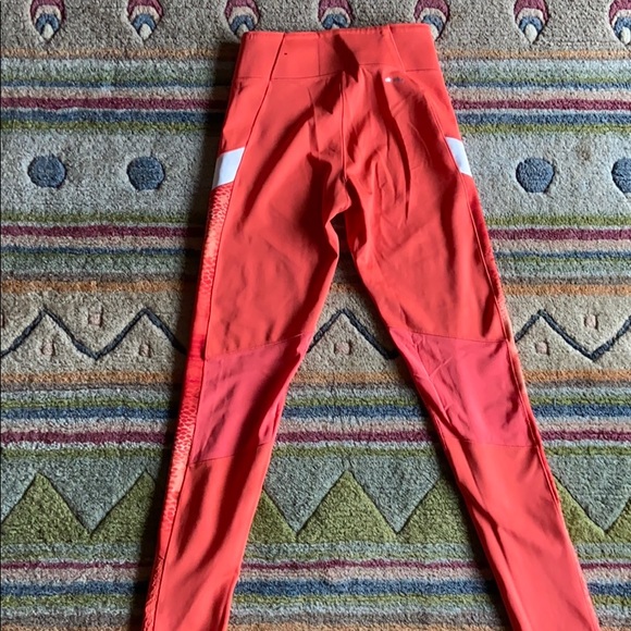 Pink snakeskin adidas leggings - Picture 4 of 6